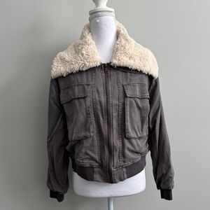 Women’s Sherpa Collar Bomber Jacket - Gray & Cream size S